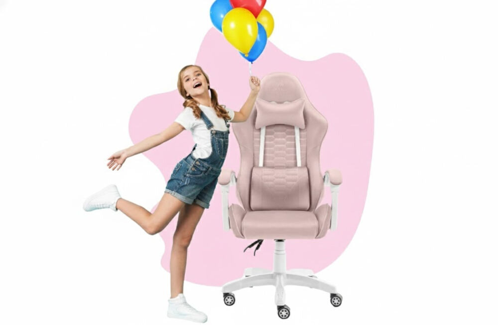 Fotel HELL'S CHAIR HC-1000 Kids Różowy prezentacja fotela od przodu na różowo-białym tle obok dziecko z balonami wymiary stabilność