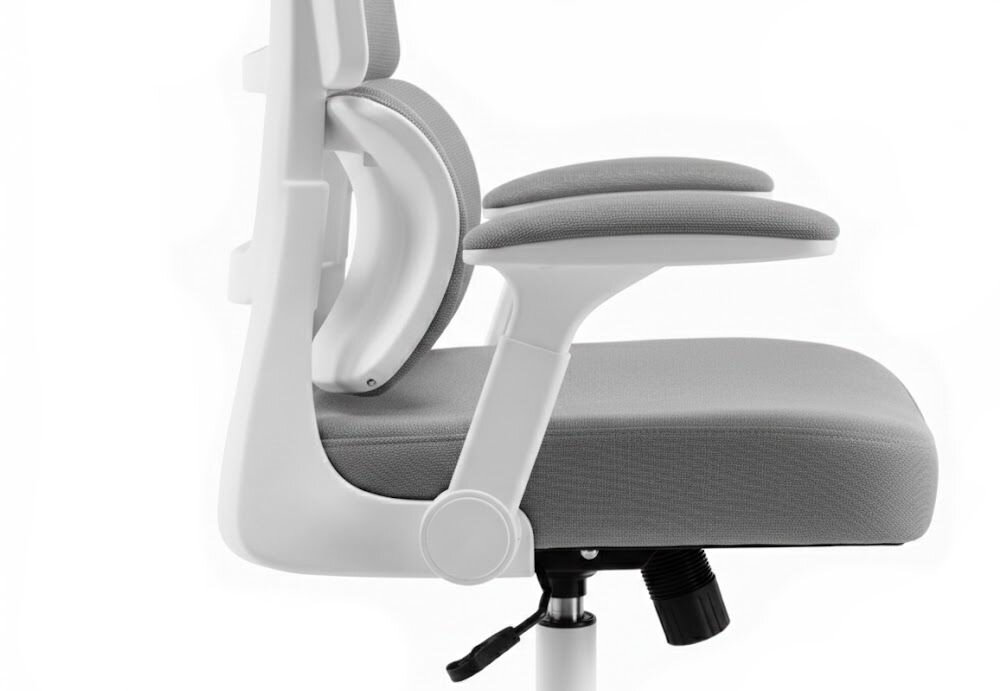 Fotel biurowy HELL'S CHAIR HC-1011 Szary zbliżenie na podłokietniki jasne tło miękkie wypełnienie solidne podparcie spójna stylistyka komfort przedramion odchylenie