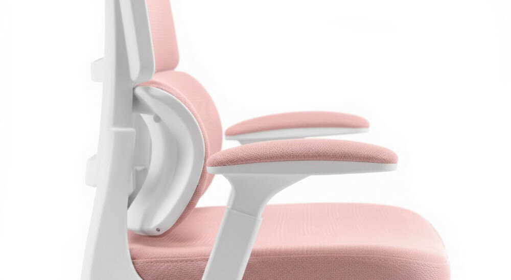Fotel biurowy HELL'S CHAIR HC-1011 Różowy zbliżenie na podłokietniki jasne tło miękkie wypełnienie solidne podparcie spójna stylistyka komfort przedramion odchylenie