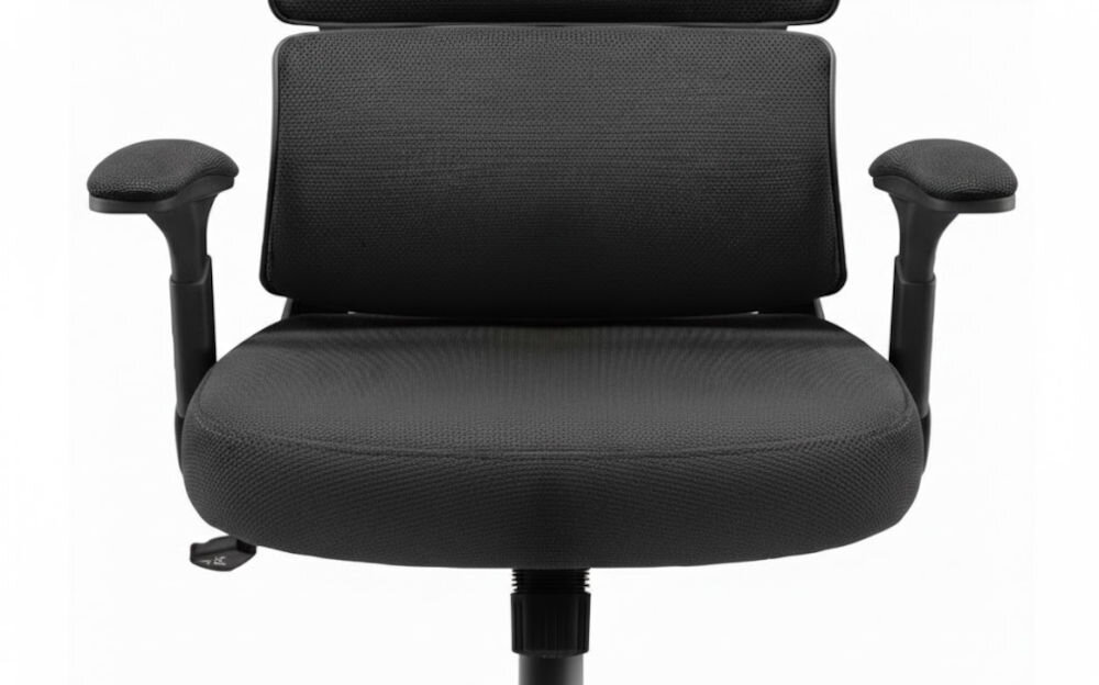 Fotel biurowy HELL'S CHAIR HC-1011 Czarny zbliżenie na siedzisko fotela jasne tło dbałość o elementy trwała i praktyczna tkanina