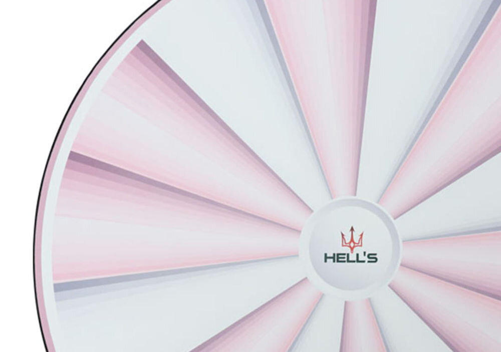 Mata pod fotel HELL'S CHAIR Rainbow Różowo-biały zbliżenie na brzegi maty białe tło wzmocnione brzegi grubym szwem ochrona krawędzi