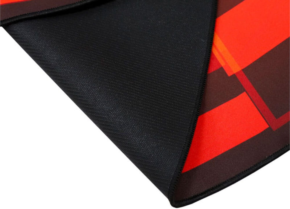 Mata pod fotel HELL'S CHAIR Rainbow Graffitowy zblizenie na antypoślizgowy spód maty białe tło antypoślizgowa tkanina na bazie gumy utrzymanie w miejscu stabilność