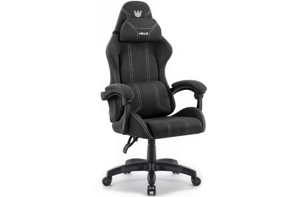 Fotel gamingowy HELL'S CHAIR HC 1014 Czarny prezentacja fotela od przodu pod kątem na jasnym tle dopracowany design komfort elegancka forma