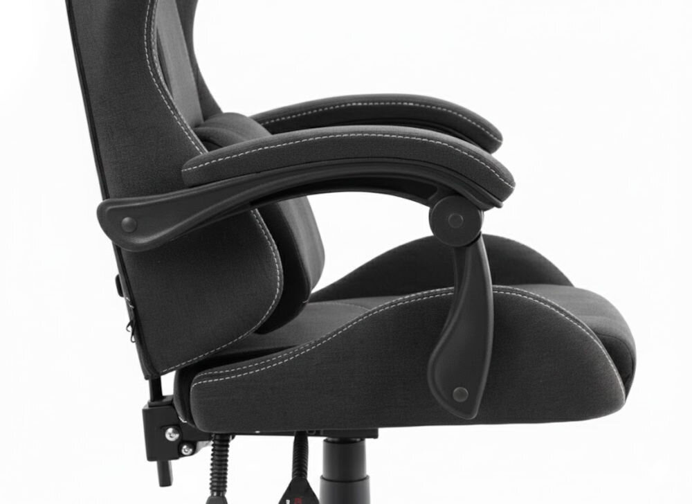 Fotel gamingowy HELL'S CHAIR HC 1014 Czarny zbliżenie na podłokietniki jasne tło miękkie wypełnienie solidne podparcie spójna stylistyka komfort przedramion