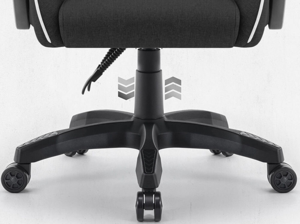 Fotel CABRO C500 Czarno-Biały Zbliżenie na dolną część fotela, prezentujące pięcioramienną podstawę, kółka oraz mechanizm podnośnika gazowego fotel gamingowy z regulacją wysokości siedziska gazowym siłownikiem