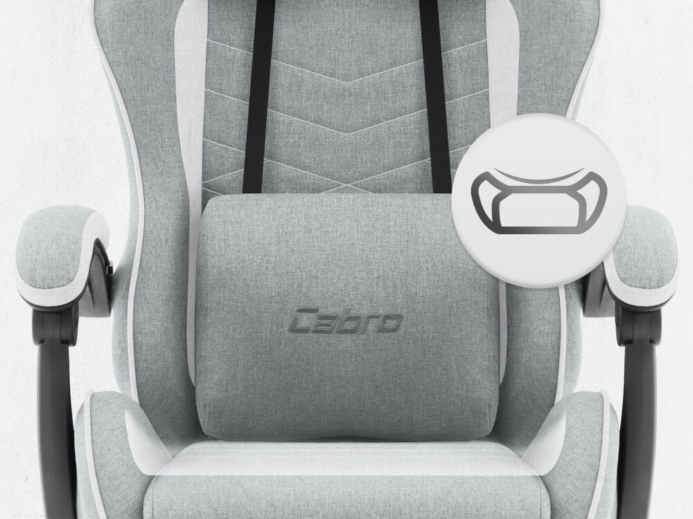 Fotel CABRO C500 Szaro-Biały Zbliżenie na siedzisko oraz poduszkę lędźwiową fotela gamingowego z logo marki i ikoną profilowanej poduszki fotel gamingowy z ergonomicznym siedziskiem z pianką