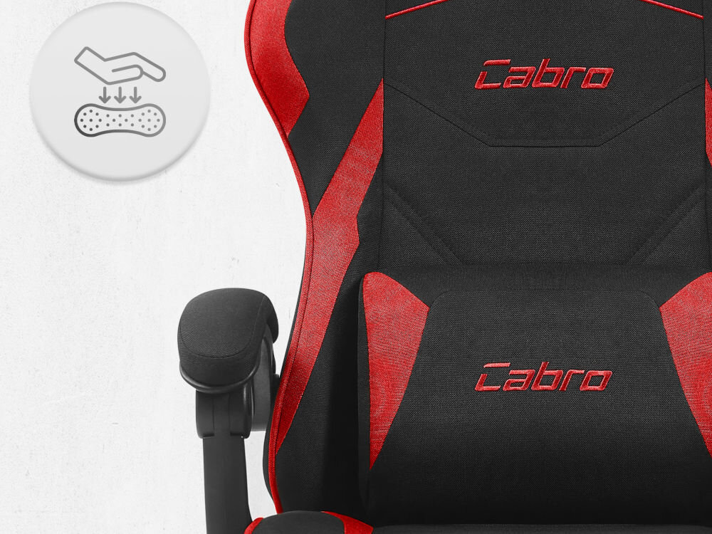 Fotel CABRO C502 Czarno-Czerwony Zbliżenie na oparcie i podłokietnik fotela z ikoną dłoni naciskającej miękką piankę wypełniającą fotel gamingowy z oddychającą tapicerką z tkaniny