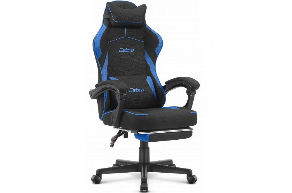Fotel CABRO C502 Czarno-Niebieski prezentacja fotela na jasnym tle od przodu pod kątem fotel gamingowy z dopasowanymi wymiarami do biurka