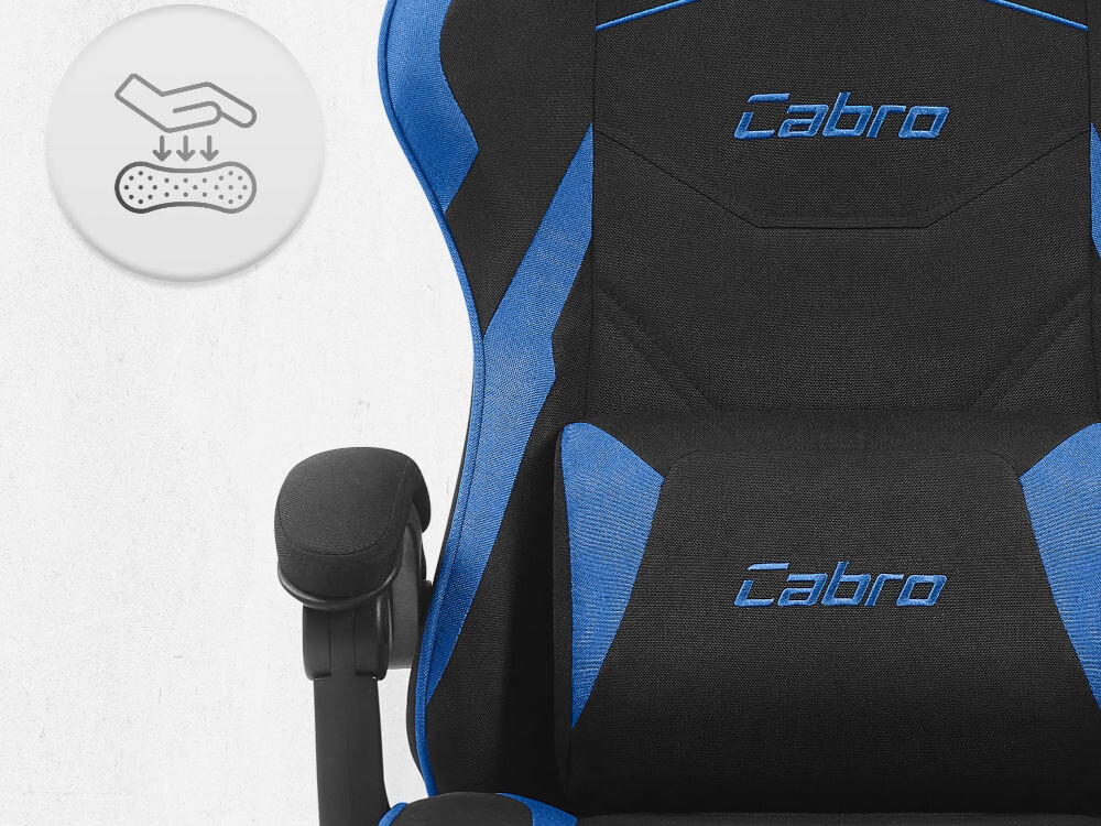 Fotel CABRO C502 Czarno-Niebieski Zbliżenie na oparcie i podłokietnik fotela z ikoną dłoni naciskającej miękką piankę wypełniającą fotel gamingowy z oddychającą tapicerką z tkaniny