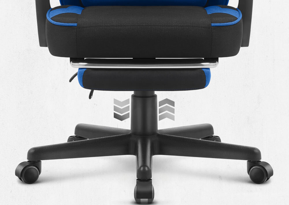 Fotel CABRO C504 Czarno-niebieski  Zbliżenie na dolną część fotela, prezentujące pięcioramienną podstawę, kółka oraz mechanizm podnośnika gazowego fotel gamingowy z regulacją wysokości siedziska gazowym siłownikiem