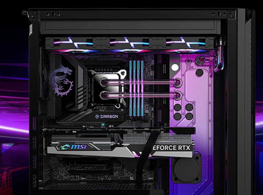 Obudowa MSI MPG Velox 300R Airflow PZ Widok przez boczną szybę na działający zestaw komputerowy z rozbudowanym chłodzeniem cieczą i wielobarwnym podświetleniem