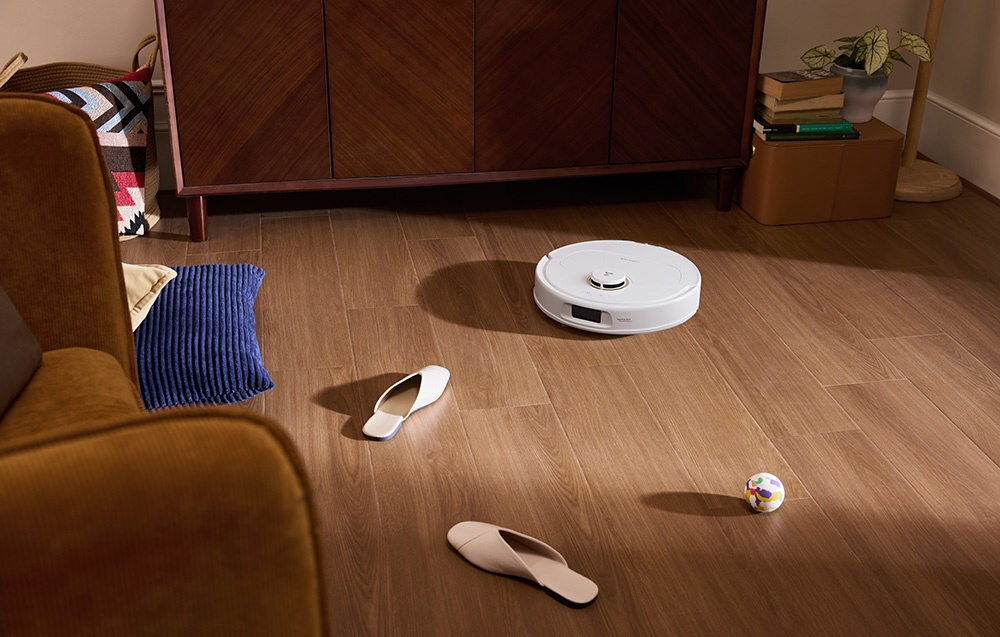 Robot sprzątający ROBOROCK Qrevo 798 Biały Koniec z plątaniną włosów główna DuoDivide asymetryczna boczna zapobiegają plątaniu się włosów Brud i sierść efektywność i komfort użytkowania