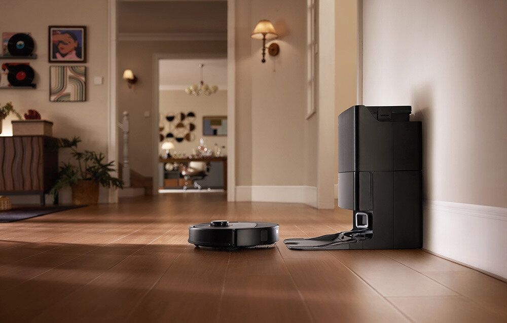 Robot sprzątający ROBOROCK Qrevo 5AE Czarny Koniec z plątaniną włosów główna DuoDivide asymetryczna boczna zapobiegają plątaniu się włosów Brud i sierść dla posiadaczy zwierząt domowych