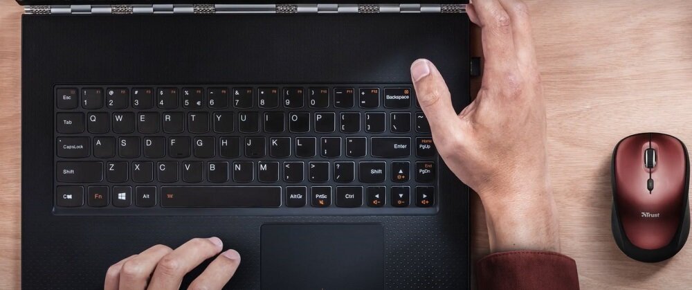 Mysz TRUST Yvi - wysoka jakość ergonomia pracy gumowe okładziny boczne komfort użytkowania