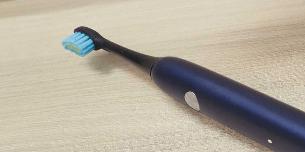 Szczoteczka soniczna SENCOR SOC 4012BL Granatowy 2 tryby czyszczenia 2 zaprogramowane tryby Clean Sensitive dopasowanie intensywność potrzeby komfort pielęgnacja jama ustna