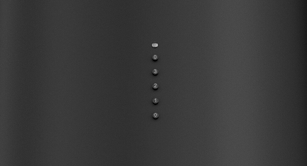 OKAP AKPO WK-4 Isla Balmera Slim Na zdjęciu widać fragment czarnego, cylindrycznego okapu kuchennego z widocznym rzędem przycisków sterujących na obudowie. U dołu znajdują się wbudowane punkty świetlne LED oraz prostokątny filtr tłuszczowy tryb wyciąg pochłaniacz filtry węglowe usuwanie zapachów opary