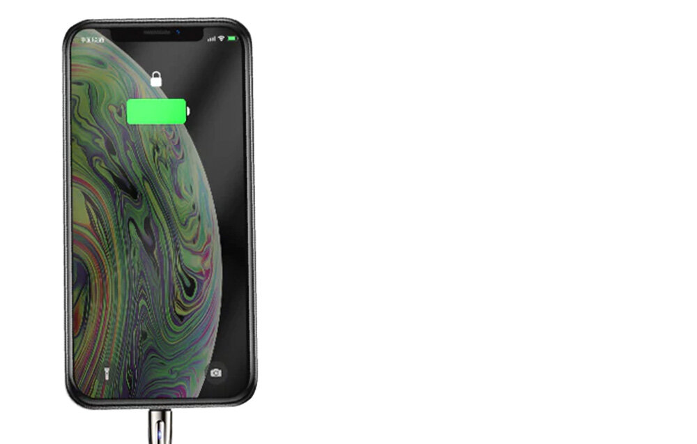 Na obrazie widoczny jest smartfon z kolorowym wzorem na ekranie, podłączony do kabla USB. Na ekranie wyświetla się ikona ładowania z zielonym wskaźnikiem baterii.