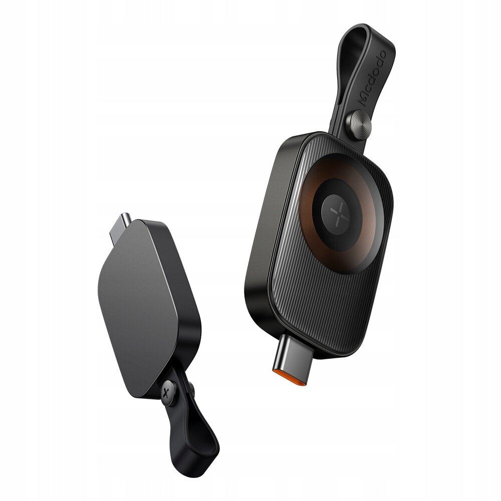 Na obrazie widoczne są dwie czarne ładowarki indukcyjne z portem USB-C, z okrągłym miejscem na zegarek i paskiem z napisem \'Mcdodo\'.