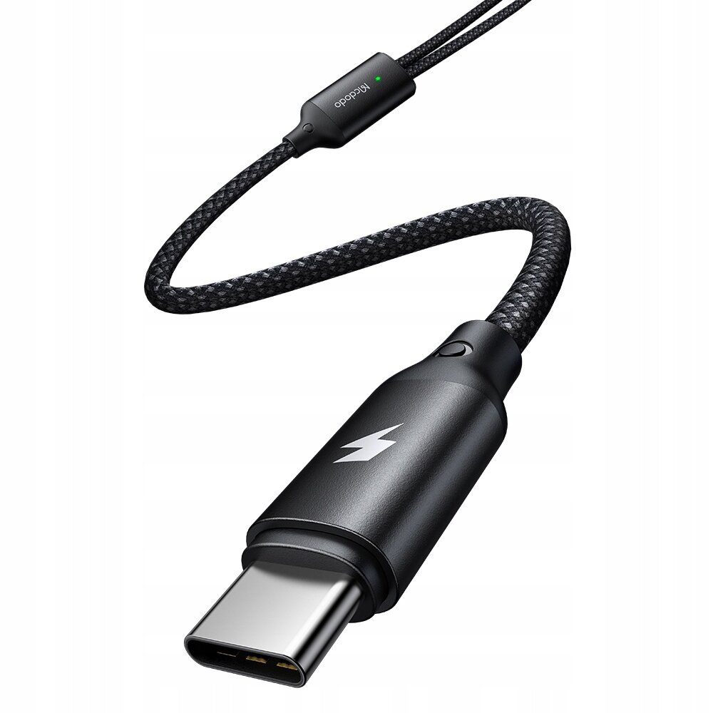 Czarny kabel z plecionym oplotem zakończony wtykiem USB-C. Na kablu widoczne jest logo \'Mcdodo\' oraz symbol błyskawicy na wtyczce.