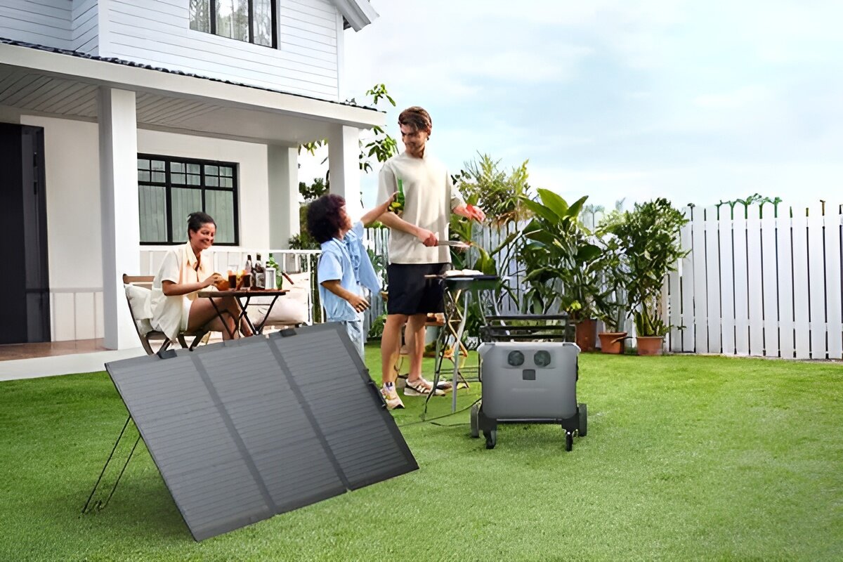 Stacja zasilania ECOFLOW Delta 3 1500 Wh Bank energii, ładowanie, szybkie, PV, generator, Grill na trawie z rodziną, stacja EcoFlow Delta 3 i panel PV zapewniają energię na zewnątrz.