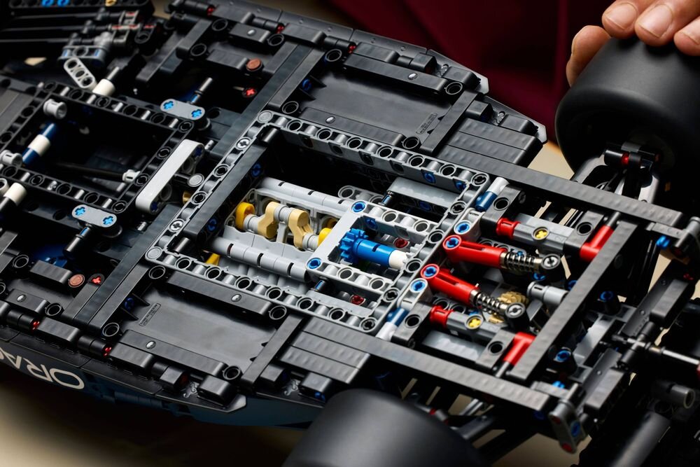 LEGO 42206 Technic Bolid F1 Oracle Red Bull Racing RB20 dwubiegową skrzynię biegów i mechanizm różnicowy detale