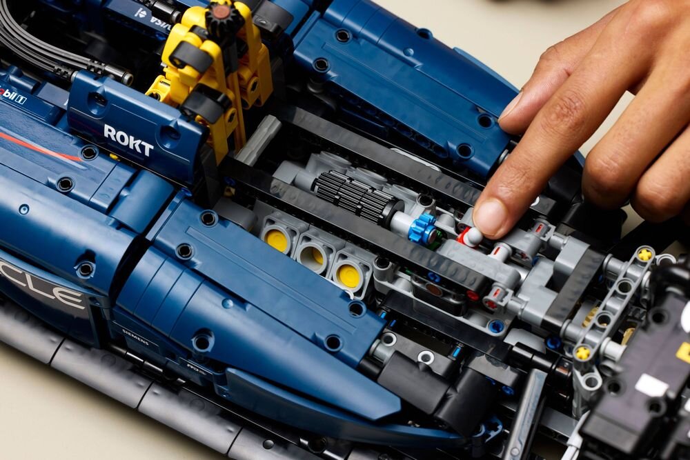 LEGO 42206 Technic Bolid F1 Oracle Red Bull Racing RB20 silnik V6 z ruchomymi tłokami 14 cm wysokości, 63 cm długości i 24 cm szerokości