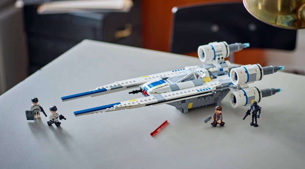 LEGO 75399 Star Wars Myśliwiec U-Wing Rebelii kv lifestyle początek opisu sekcja nagłówkowa