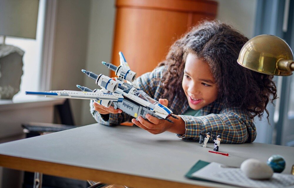 LEGO 75399 Star Wars Myśliwiec U-Wing Rebelii sceny z drugiego sezonu serialu Star Wars: Andor