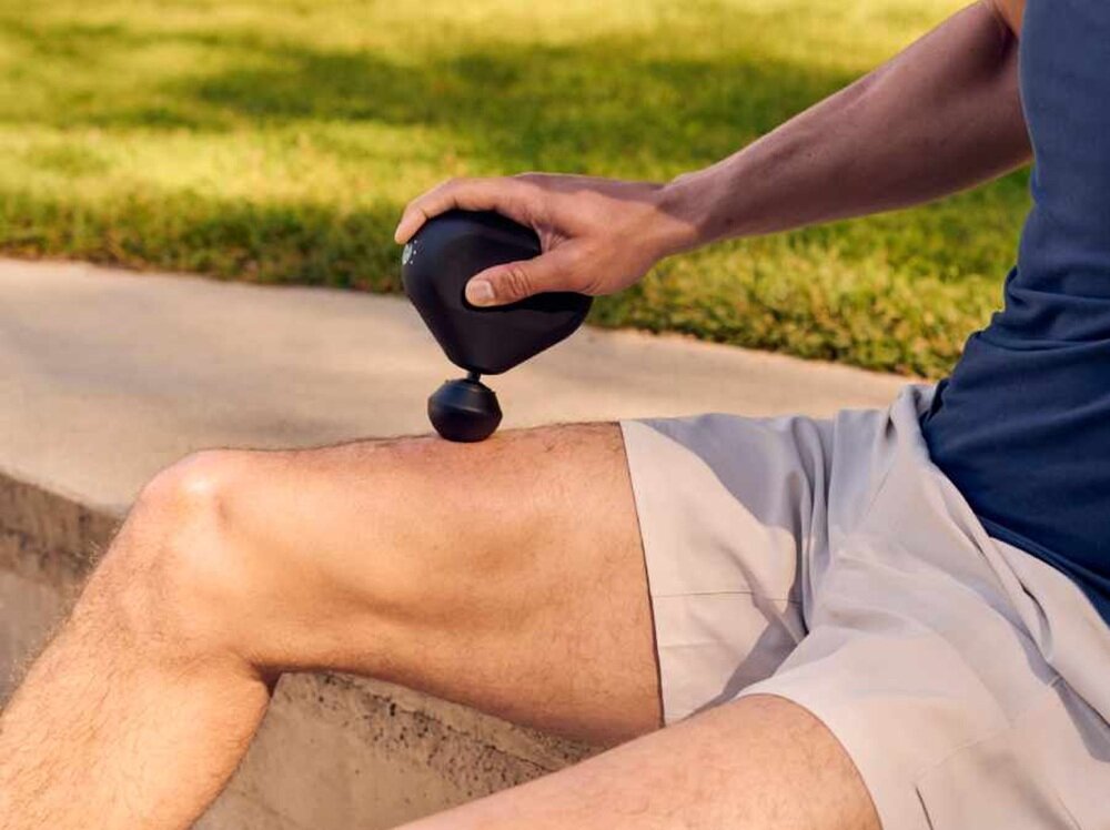 Masażer ręczny gun THERABODY Theragun G3 Mini kompaktowe wymiary, mobilny, wygodny