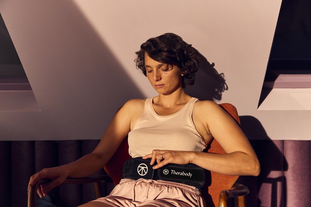 Elektryczny pas lędźwiowy THERABODY Thermback Led terapia ciepłem, szybka ulga w bólu, do dolnej części pleców