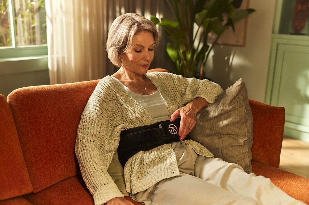 Elektryczny pas lędźwiowy THERABODY Thermback Led łączność bluetooth, aplikacja, personalizacja terapii