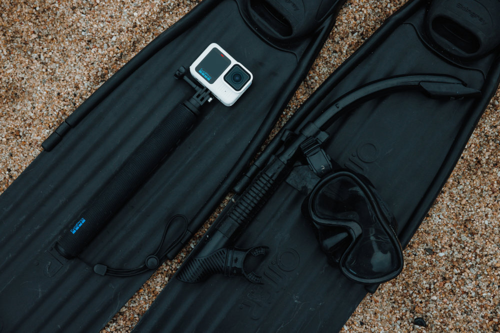 Kamera sportowa GOPRO Hero 13 tworzenie i personalizację profili ustawień przełączać się między ustawieniami Profile można modyfikować aplikacji GoPro Quik - kamera na płetwach do nurkowania
