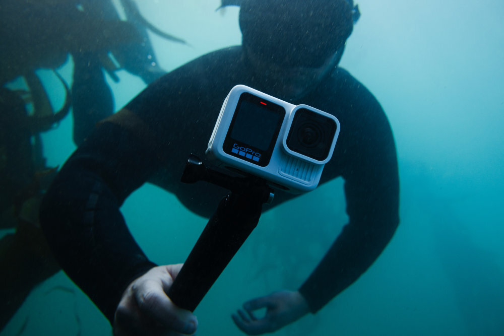 Kamera sportowa GOPRO Hero 13 błoto, śnieg czy woda do głębokości 10 metrów Hydrofobowa osłona obiektywu - kamera podczas nurkowania