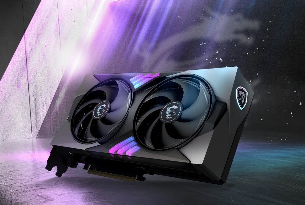 Karta graficzna MSI GeForce RTX 5060 Ti Gaming OC 16GB DLSS 4 Widok karty graficznej z podświetleniem LED w kolorach fioletowym i niebieskim, umieszczonej na tle oświetlonej betonowej ściany z efektem świetlnym w tle, opis