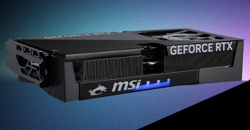 Karta graficzna MSI GeForce RTX 5060 Ti Gaming OC 16GB DLSS 4 Karta graficzna ukazana z boku – widoczne radiatory, złącza, logo 'GEFORCE RTX' oraz podświetlenie LED na boku obudowy, taktowanie, tryby