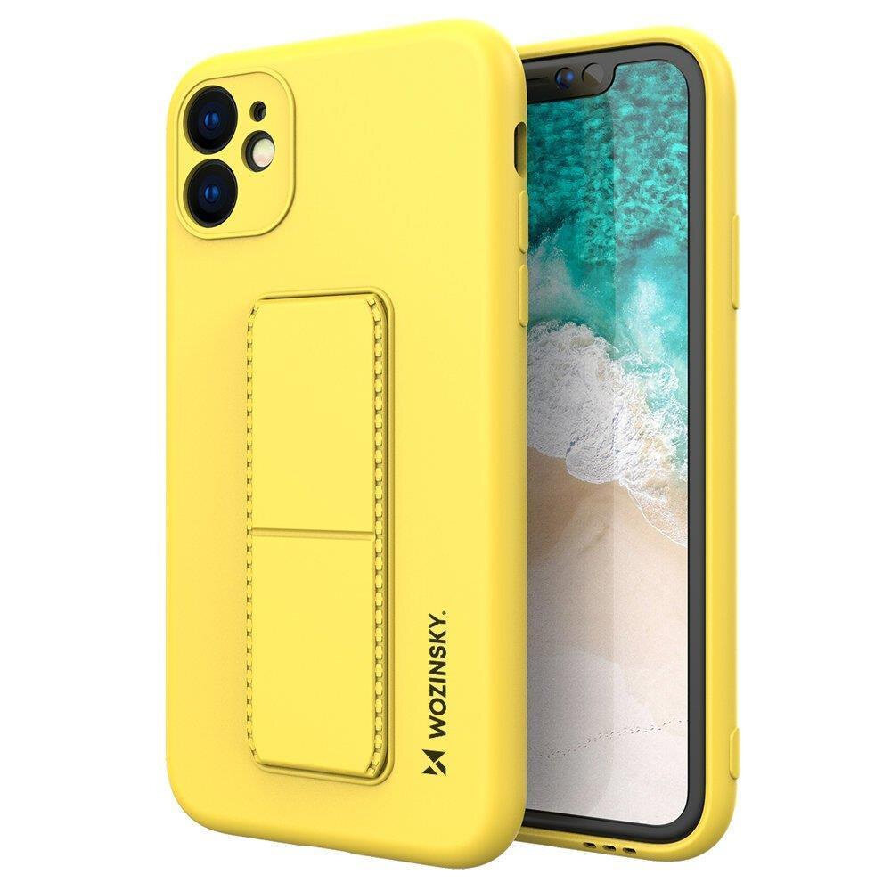 Żółte silikonowe etui na telefon z podstawką, z widocznym logo \'WOZINSKY\'. Etui jest dopasowane do modelu telefonu z dwoma aparatami i wyświetlaczem pokazującym plażę.