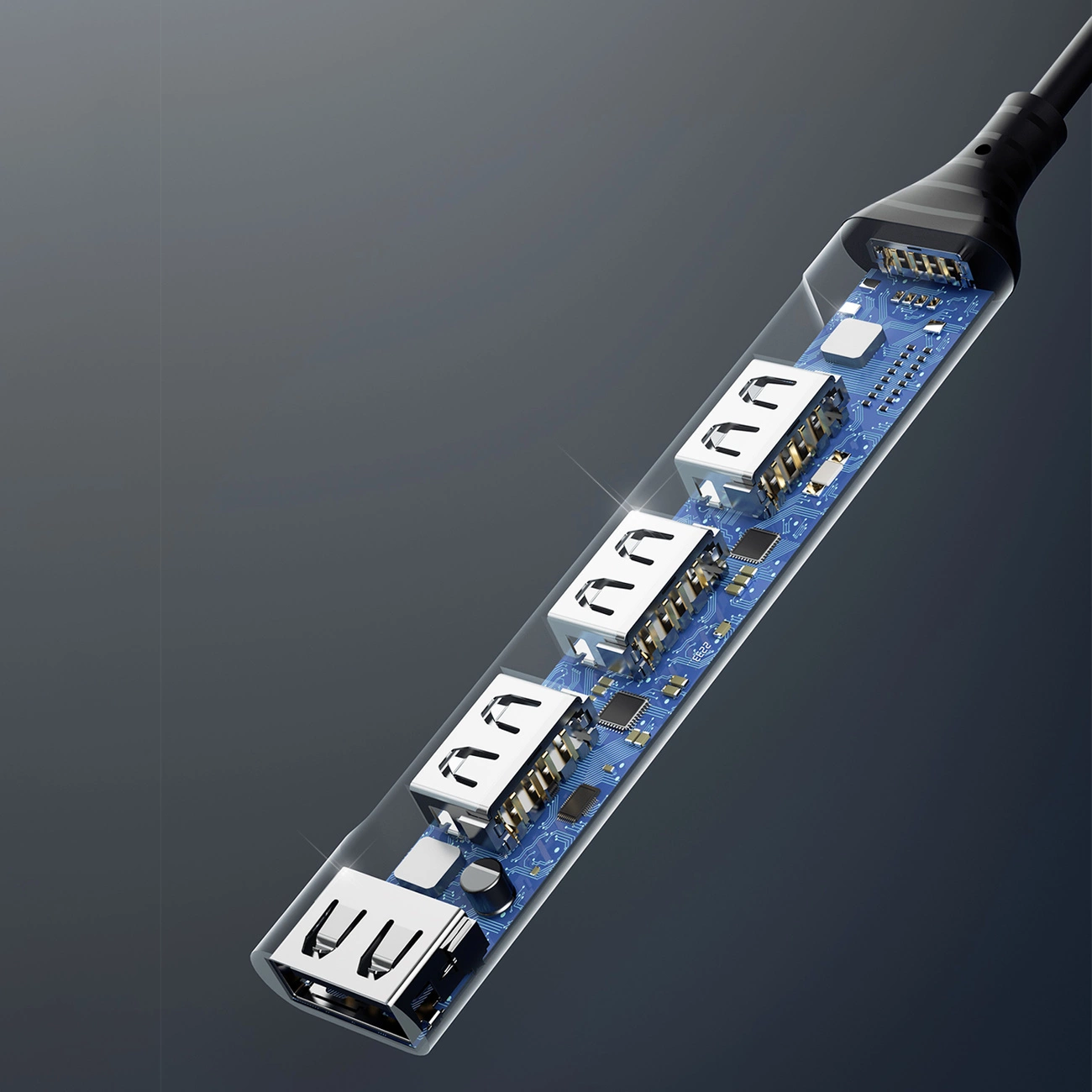 Obraz przedstawia przezroczysty hub USB z widocznymi czterema portami USB-A na niebieskiej płytce drukowanej. W tle znajduje się ciemnoszare tło.