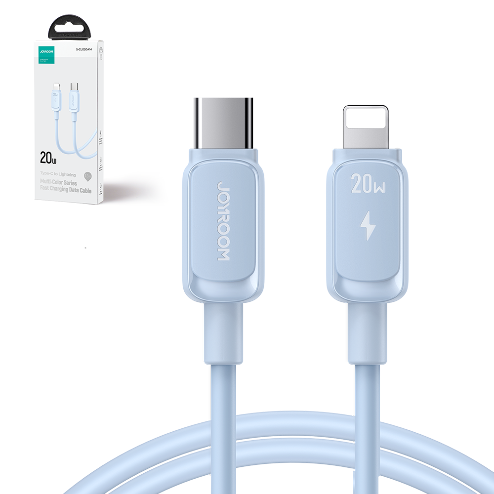 Na obrazie widoczny jest niebieski kabel USB C - Lightning z oznaczeniem \'20W\' oraz logo \'JOYROOM\'. W tle znajduje się opakowanie z napisem \'20W Type-C to Lightning Multi-Color Series Fast Charging Data Cable\'.