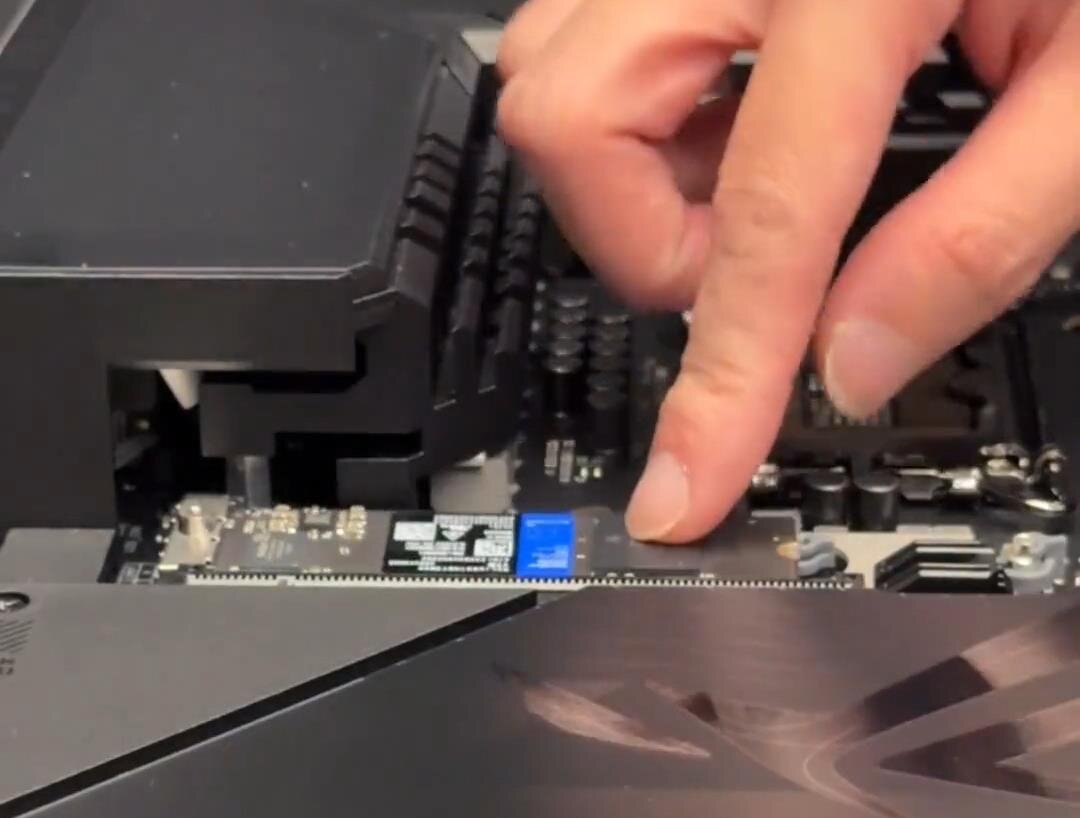 Płyta główna ASUS ROG Maximus Z790 APEX - Q-Latch