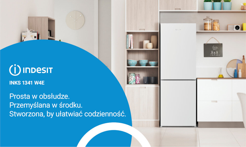 LODÓWKA INDESIT INKS1341W4E wizualizacja lifestyle baner kuchnia lodówka zamknięta kolor biały jasne wnętrze meble półki dekoracje