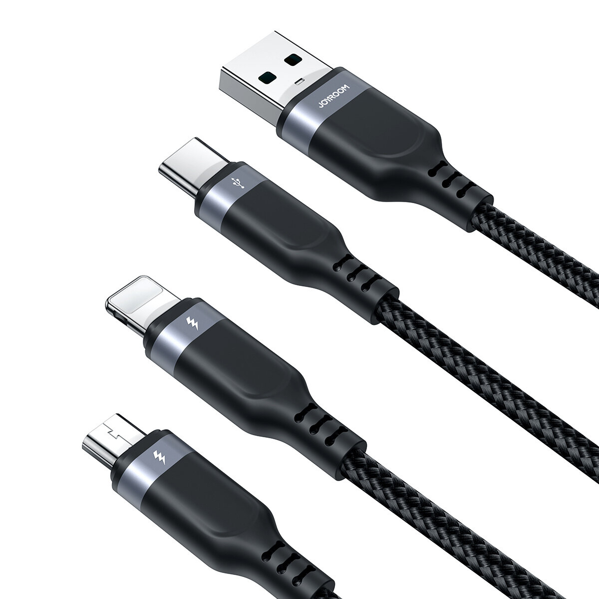 Na obrazie widoczne są cztery końcówki kabla: USB-A, USB-C, Lightning i Micro USB, z czarnymi obudowami i plecionym przewodem. Na końcówce USB-A widnieje logo \'JOYROOM\'.