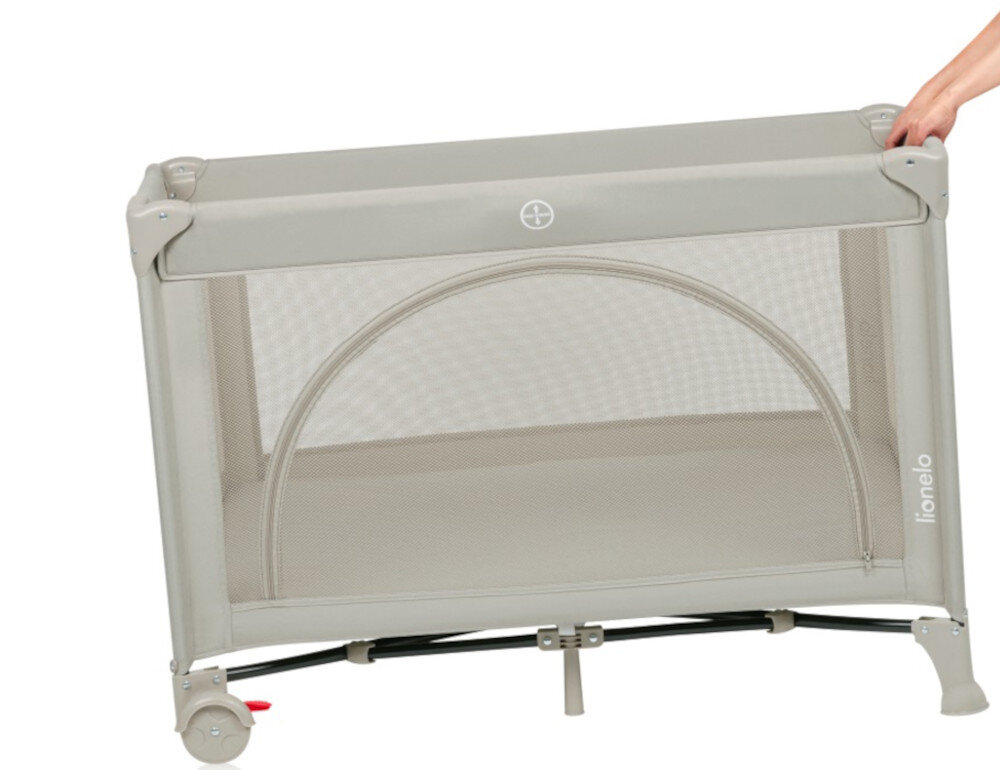Łóżeczko turystyczne LIONELO Laura Beżowy wygodne przemieszczanie dwa kółka z hamulcami łatwo przestawić blokada bezpieczeństwo użytkowania organizacja