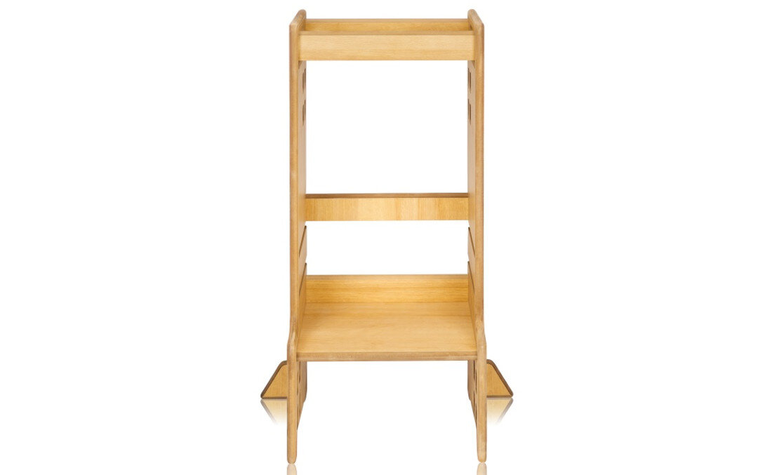 Pomocnik kuchenny LIONELO 2W1 Cass Natural Rośnie razem z dzieckiem Regulowana wysokość podestu do wzrostu malucha aż do 6 roku życia udźwigowi do 30 kg