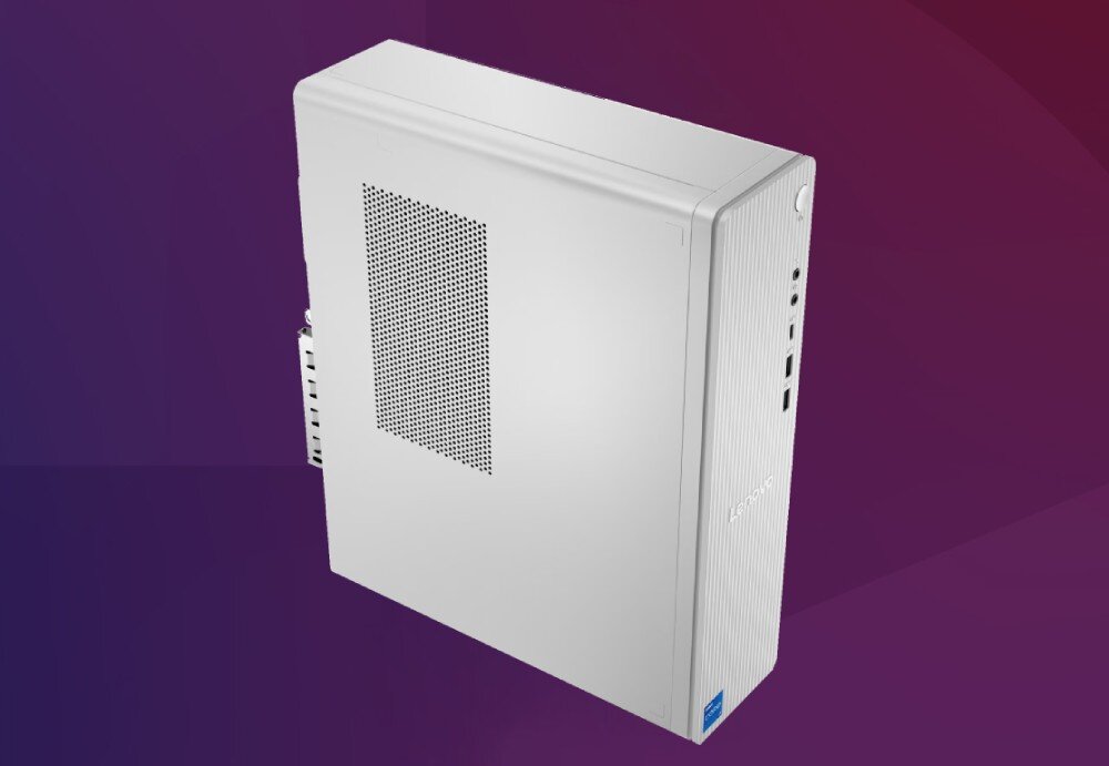 Komputer LENOVO IdeaCentre Tower 08IRH9 Biała obudowa komputera stacjonarnego widziana z góry i z lewej strony, z widocznymi perforacjami wentylacyjnymi na bocznej ściance, dysk, interfejs, pojemność