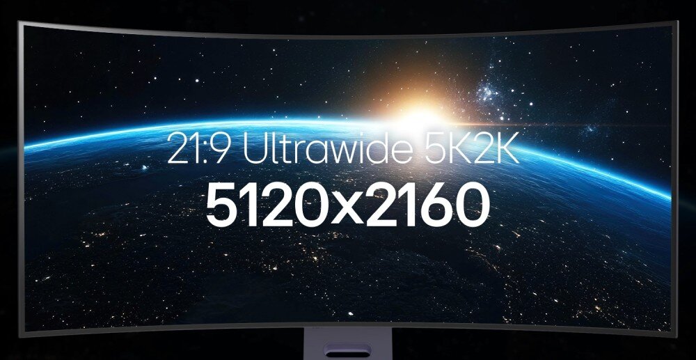 Monitor LG UltraGear 45GX950A-B.AEU Zakrzywiony monitor wyświetlający obraz Ziemi widzianej z kosmosu. Na ekranie napis '21:9 Ultrawide 5K2K 5120x2160', przekątna, rozdzielczość, wielkość