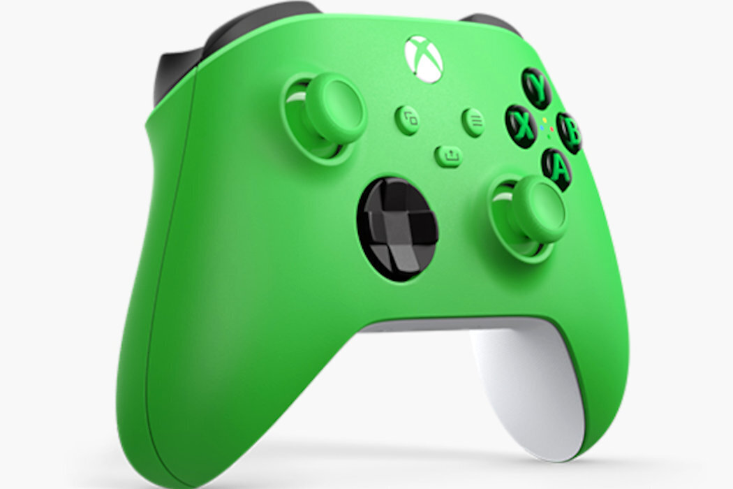 Zielony kontroler do gier z czarnymi i białymi elementami, posiada przyciski oznaczone literami A, B, X, Y oraz logo Xbox.