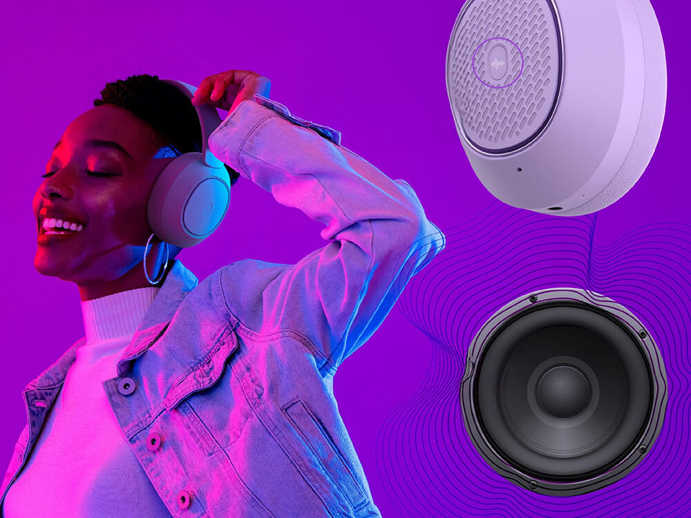 POWERLOCUS Universe 60 godzin pracy bateria USB-C szybkie ładowanie tryb przewodowy AUX, osoba z założonymi słuchawkami nausznymi ruszająca się w rytm muzyki