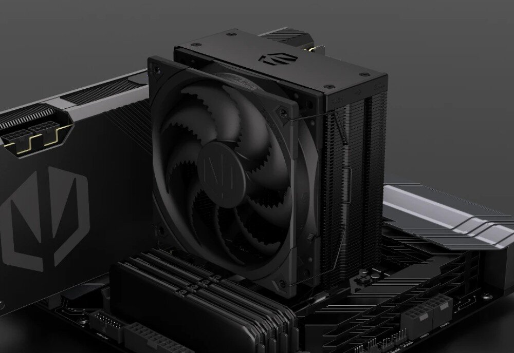 Komputer MAD DOG ENDORFY500AIR-A19DB32 Chłodzenie procesora z podświetleniem RGB, zamontowane w obudowie komputera wraz z modułami pamięci RAM i systemem wentylacji, chłodzenie procesora, radiator, tryb półpasywny, podświetlenie ARGB