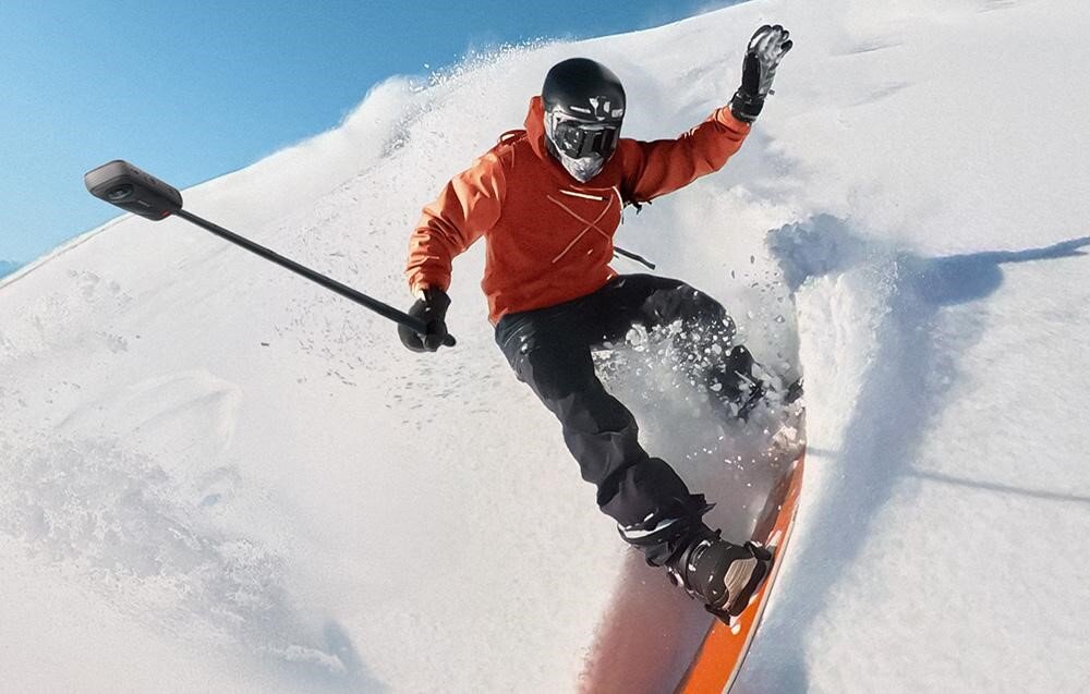 Kamera sferyczna INSTA360 X5 snowboardzista