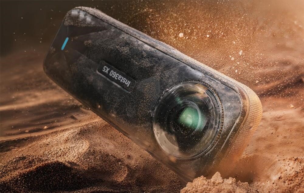 Kamera sferyczna INSTA360 X5 w pyle
